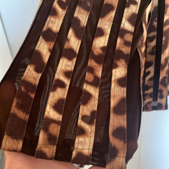 Travelers Collection By Chico’s Animal Print Cardigan Size 2 (Size M) - Picture 7 of 14